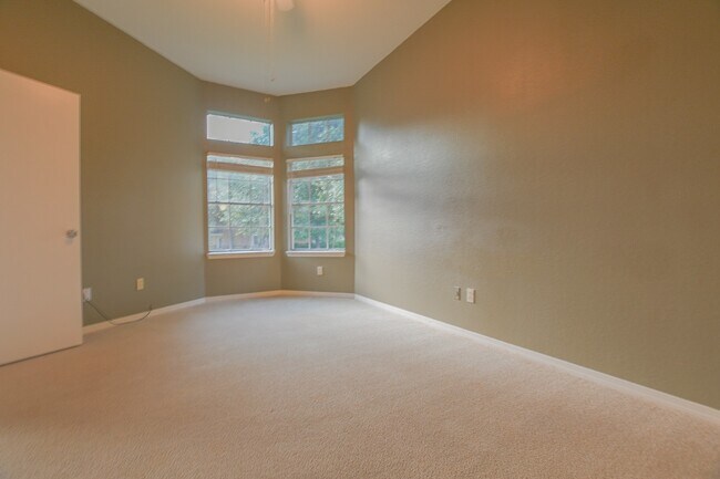 Building Photo - 7270 Westpointe Blvd