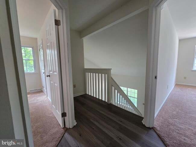 Building Photo - 1417 S Farmview Dr