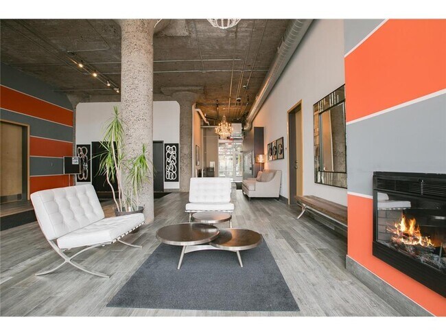 Building Photo - 521 S 7th St