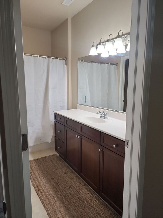 Building Photo - Cedar Crossings Townhome