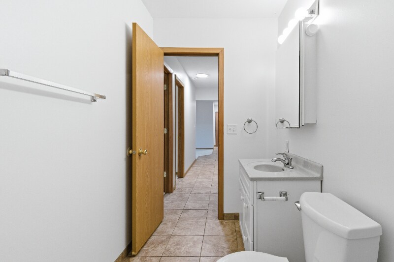 Building Photo - 1100 69th Ave N