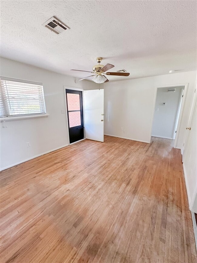 Building Photo - 406 NW 56th St
