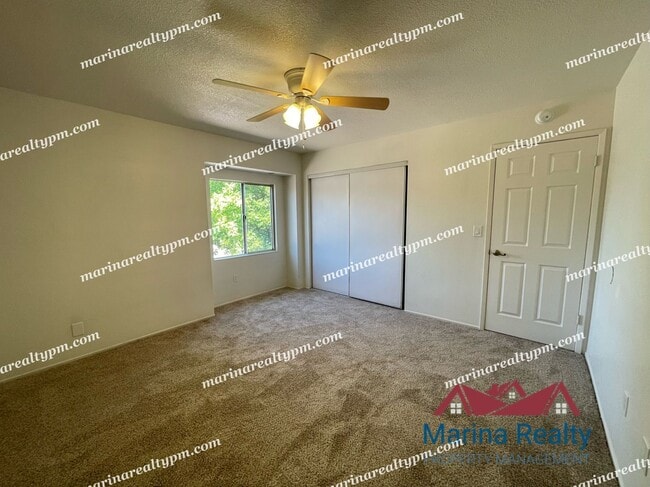 Building Photo - 211 Del Luz Ct