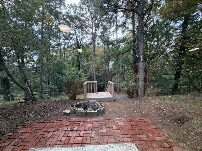 Building Photo - Beautiful Update Brick Ranch!