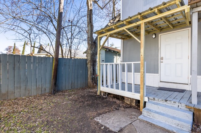 Building Photo - 405 B Williams Ave