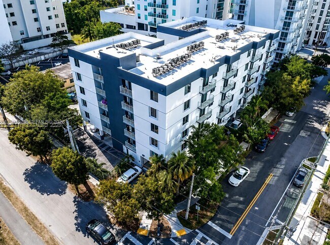 Building Photo - 126 SW 17th Rd