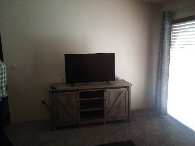 Building Photo - 233 Old Fort Rd