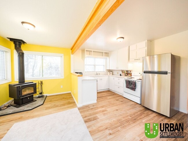 Building Photo - You will love this farmhouse on acreage