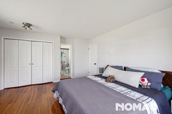 Building Photo - Inviting 4BR Urban Oasis in Central SF – V...