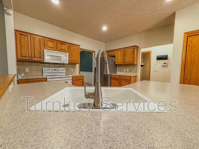 Building Photo - 15222 Curtis Ave