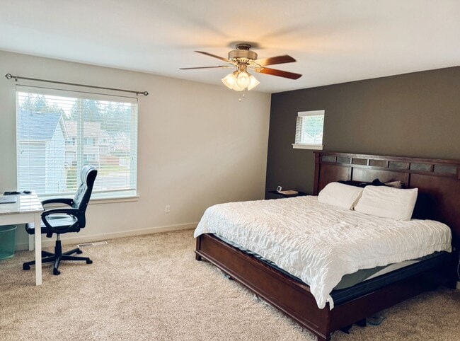 Building Photo - **** Application pending ****