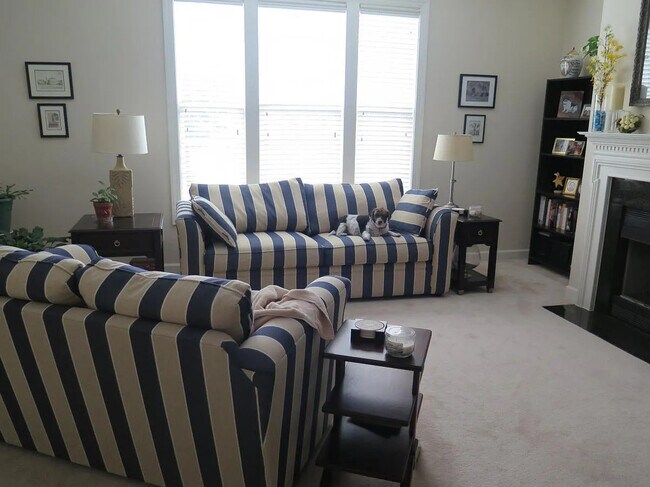 Building Photo - 3645 Edgemont Dr