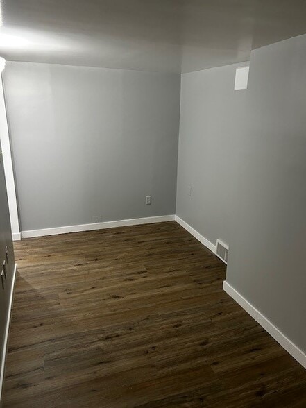 Building Photo - 918 Oak St