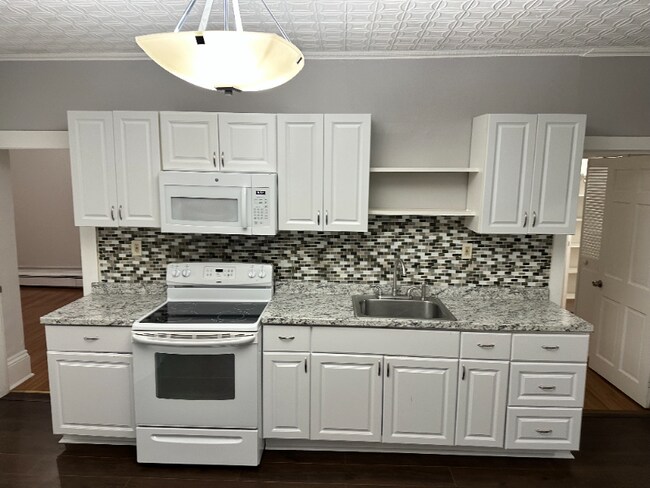 Building Photo - 16 Ashland Ave