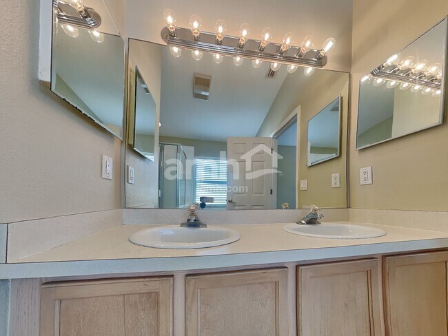 Building Photo - 8622 Tidal Bay Ln