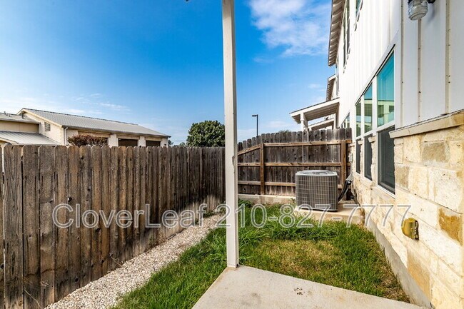 Building Photo - 272 Sapphire Dr