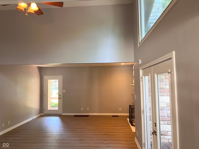 Building Photo - 1402 Kessler Blvd E Dr