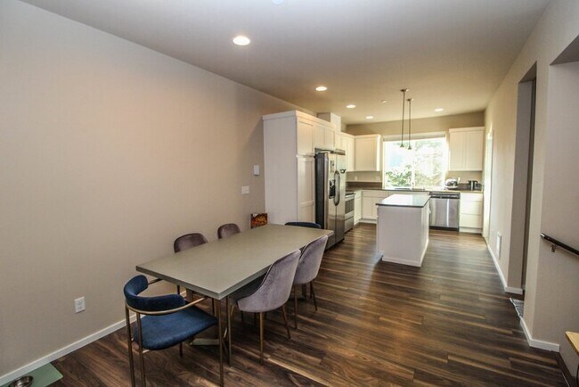 Building Photo - 3312 156th St SW