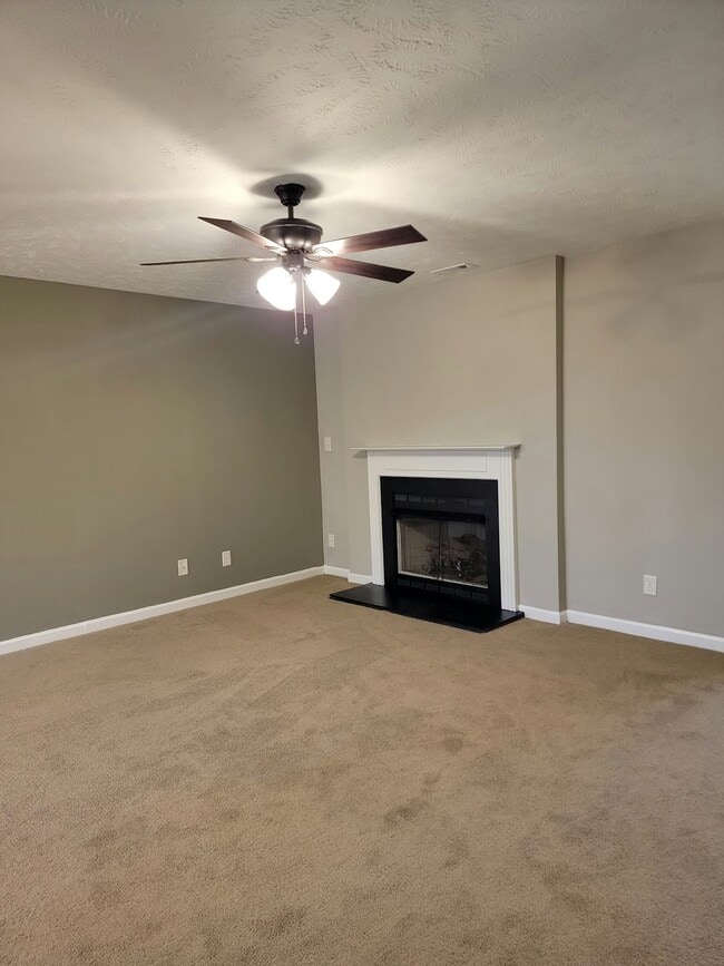 Building Photo - 513 Lumberly Ln