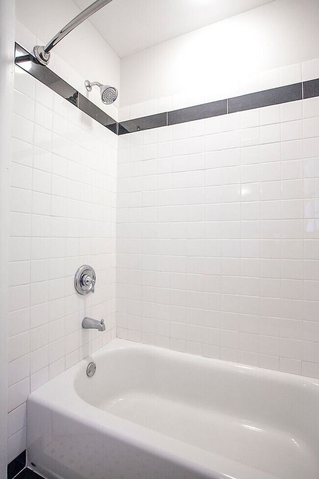 Building Photo - Druid Hills Hidden Gem! 4Bed-3 Bath, Hardwood Floors, Available NOW!