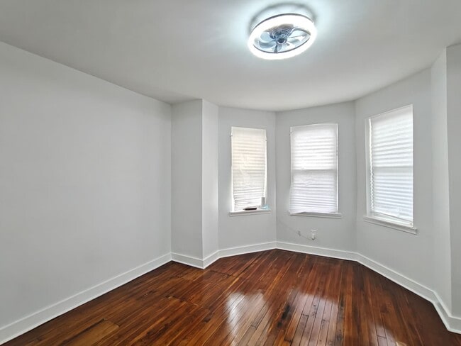 Building Photo - 5949 Addison St