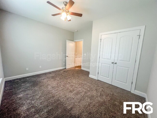 Building Photo - 313 N Landing Dr