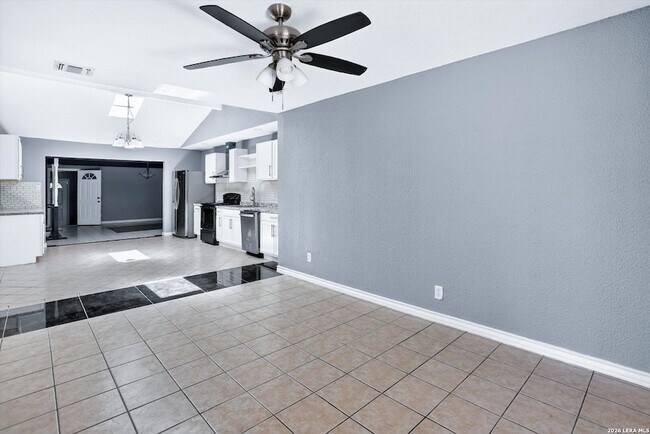 Building Photo - 5318 Costa Mesa St