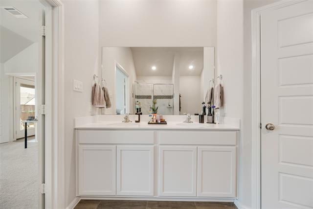 Building Photo - 8900 Bronze Meadow Dr