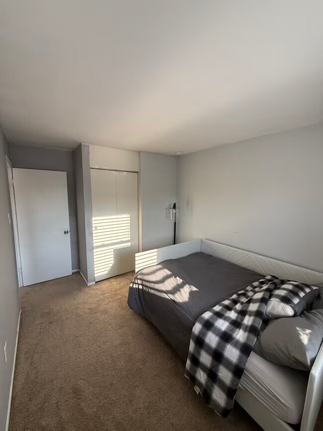 Building Photo - 8427 Snowden Oaks Pl