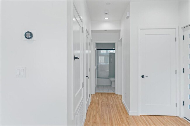 Building Photo - 4019 Mont Clair St