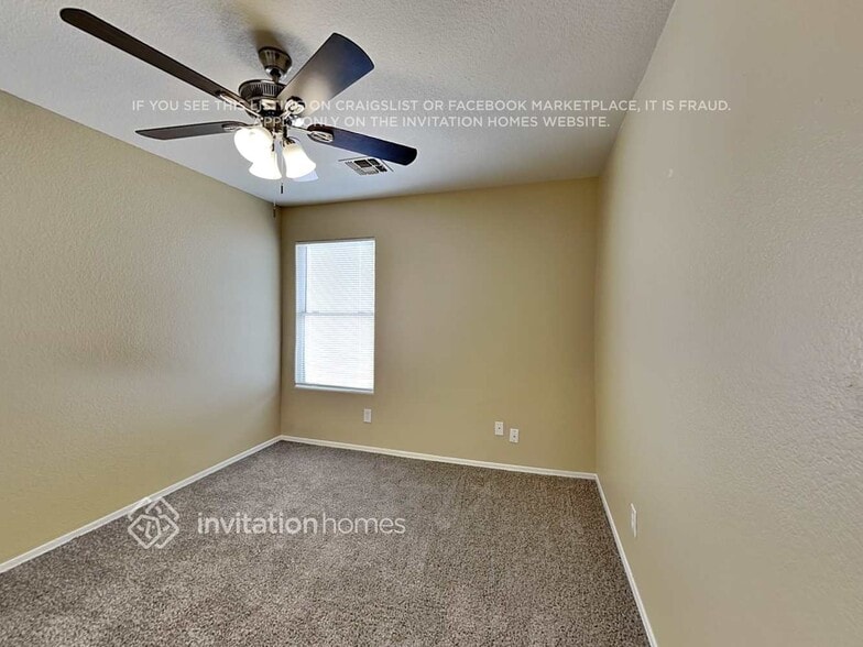 Building Photo - 5946 N 74th Dr