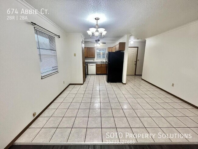 Building Photo - 674 Abbie Ct
