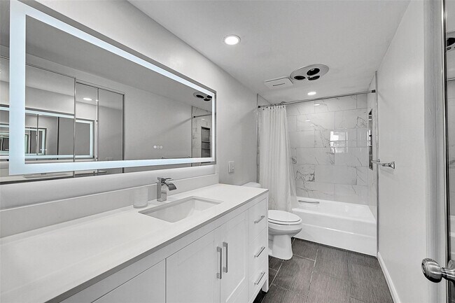 Building Photo - 1401 S Ocean Dr