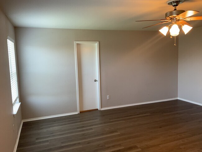 Building Photo - 8517 Gray Shale Dr