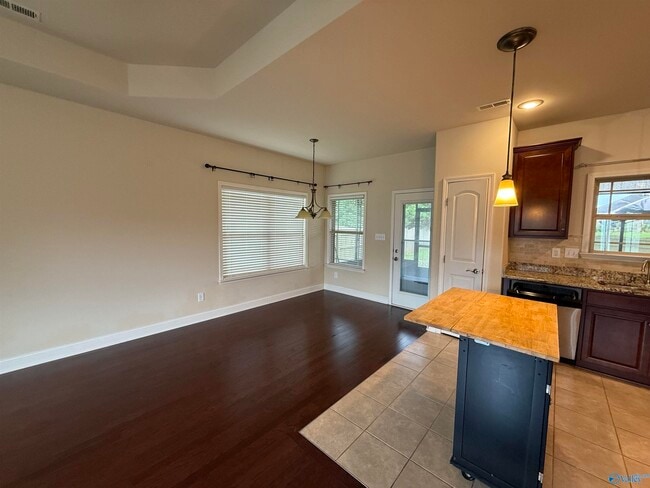 Building Photo - 24638 Rolling Vista Dr