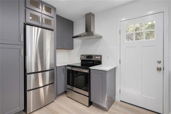 Building Photo - 1803 Bouldin Ave