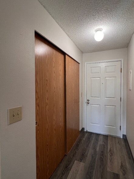 Building Photo - 10522 Lake City Way NE