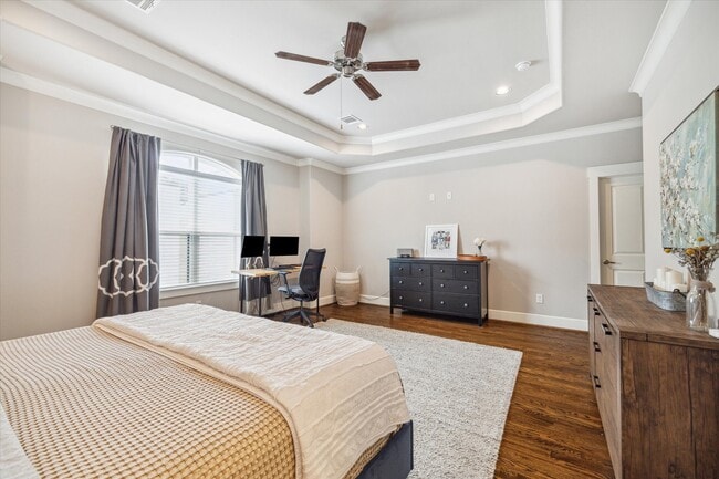 Building Photo - 829 Wakefield Dr