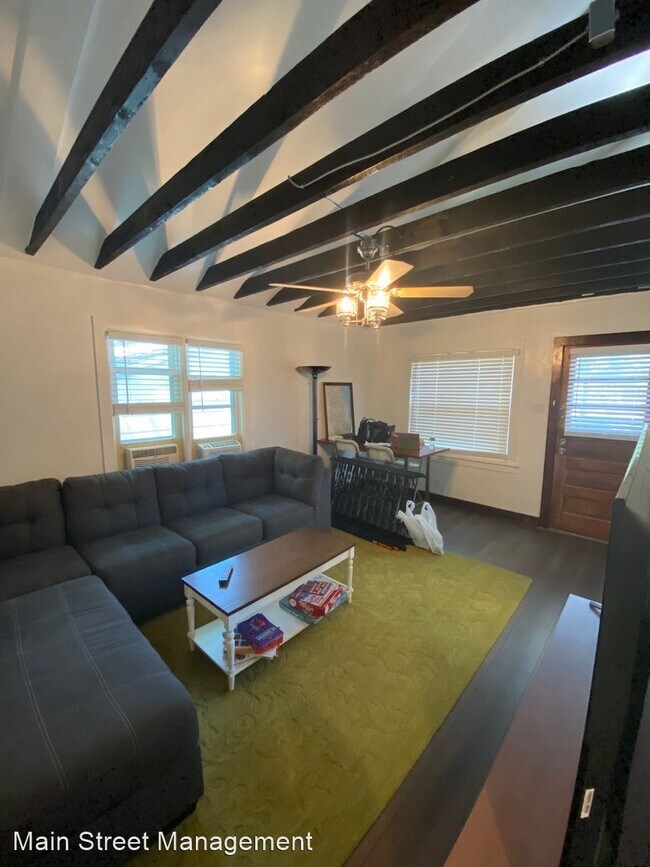 Building Photo - 2 br, 1 bath House - 1354 E Walnut St.
