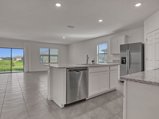 Building Photo - 7508 Tourmaline Dr