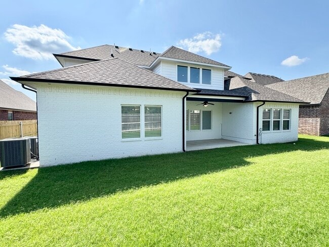 Building Photo - 8735 S Quanah Ave