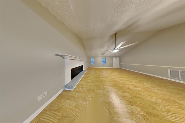 Building Photo - 235 Peach Crossing Dr