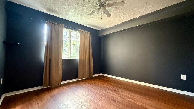 Building Photo - 2/2 First Floor with Garage + Lake View – Grand Isles