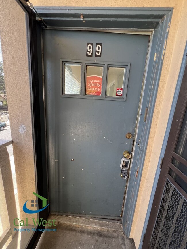 Building Photo - $2,495 - UPDATED 2 bedrooms/1 bathroom Upstairs Unit near Rose Garden!