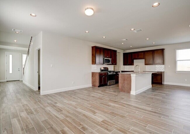 Building Photo - 130 Hidden Branch Cv