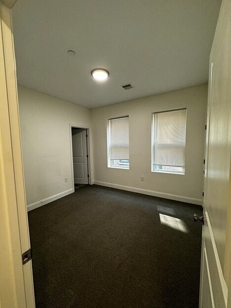 Building Photo - 123 Intervale St