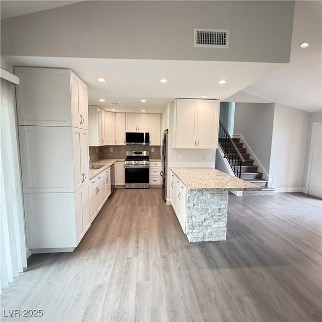 Building Photo - 508 Woodcrest Ct