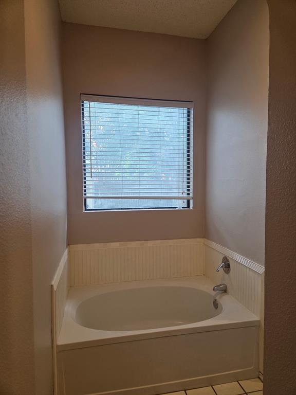 Building Photo - 3215 Tree Grove Dr