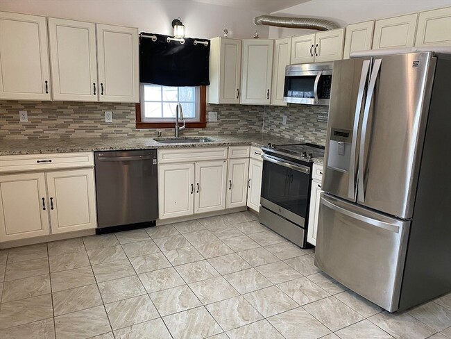 Building Photo - 79 19th St