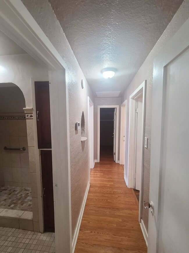 Building Photo - Home with All Utilities Included Now Available in Calexico!